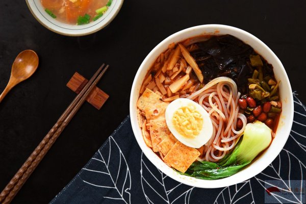 暢享傳統美食，螺螄粉直達臺灣